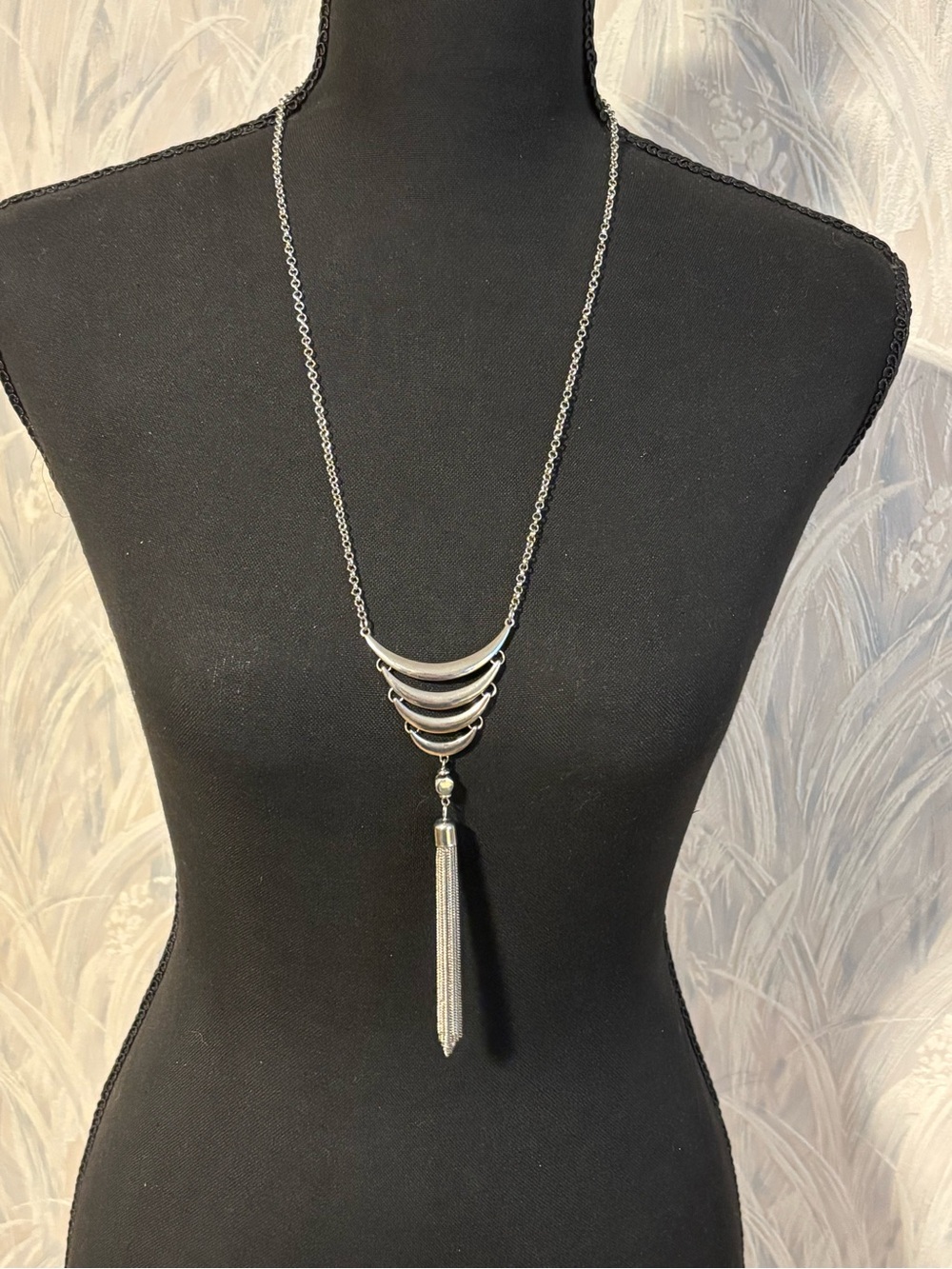 🌻INC Silver-Tone Crescent Tassel Pendant Necklace 24”+3”
